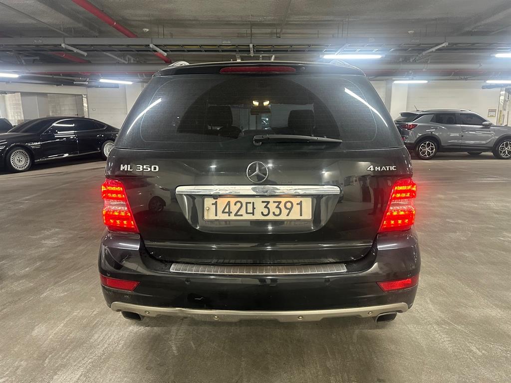 Mercedes Benz M Class - Vista 4