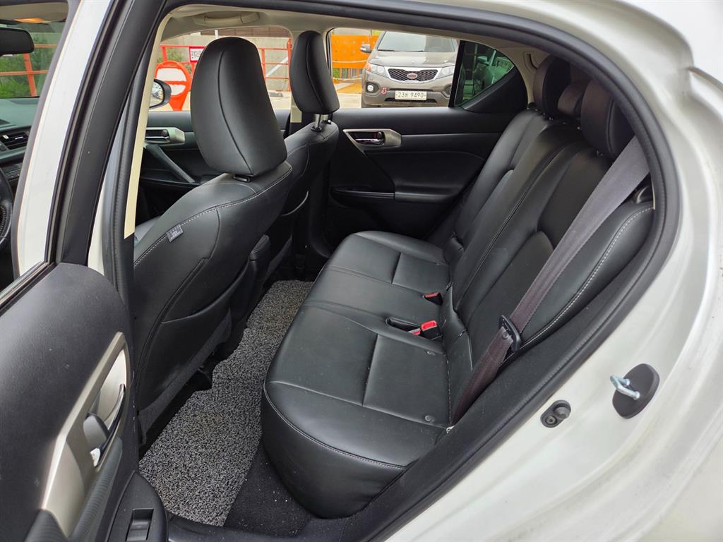 Lexus CT - Vista 7