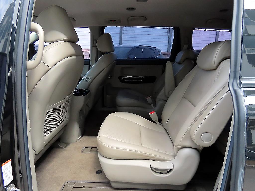 KIA Carnival - Vista 6