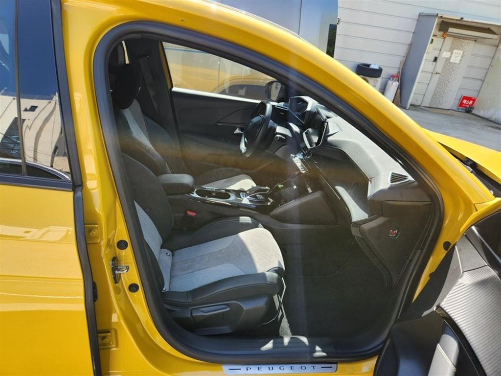 Peugeot 208 - Vista 3