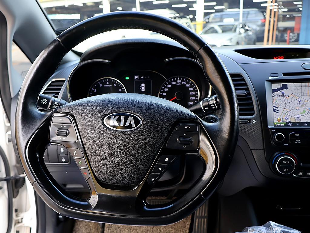 KIA K3 2016 the color of pearl - Importación desde Corea - HF Imports Iquique - Foto 8