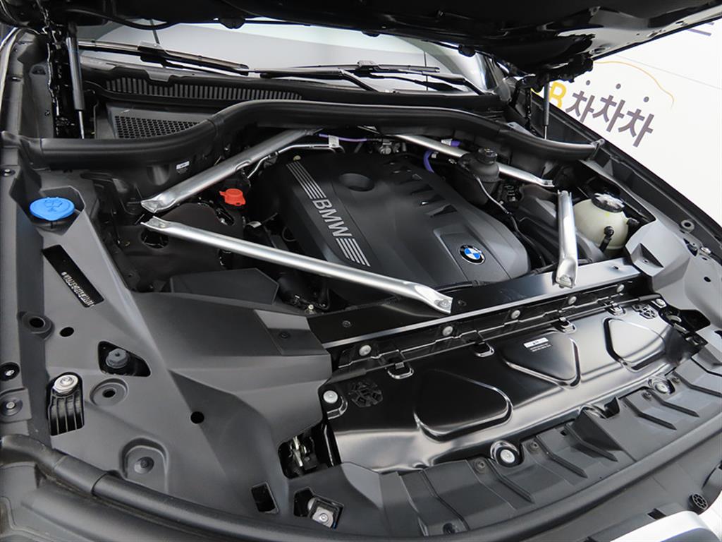 BMW X7 - Vista 4
