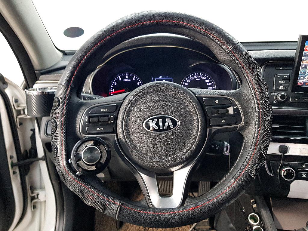 KIA K5 - Vista 12