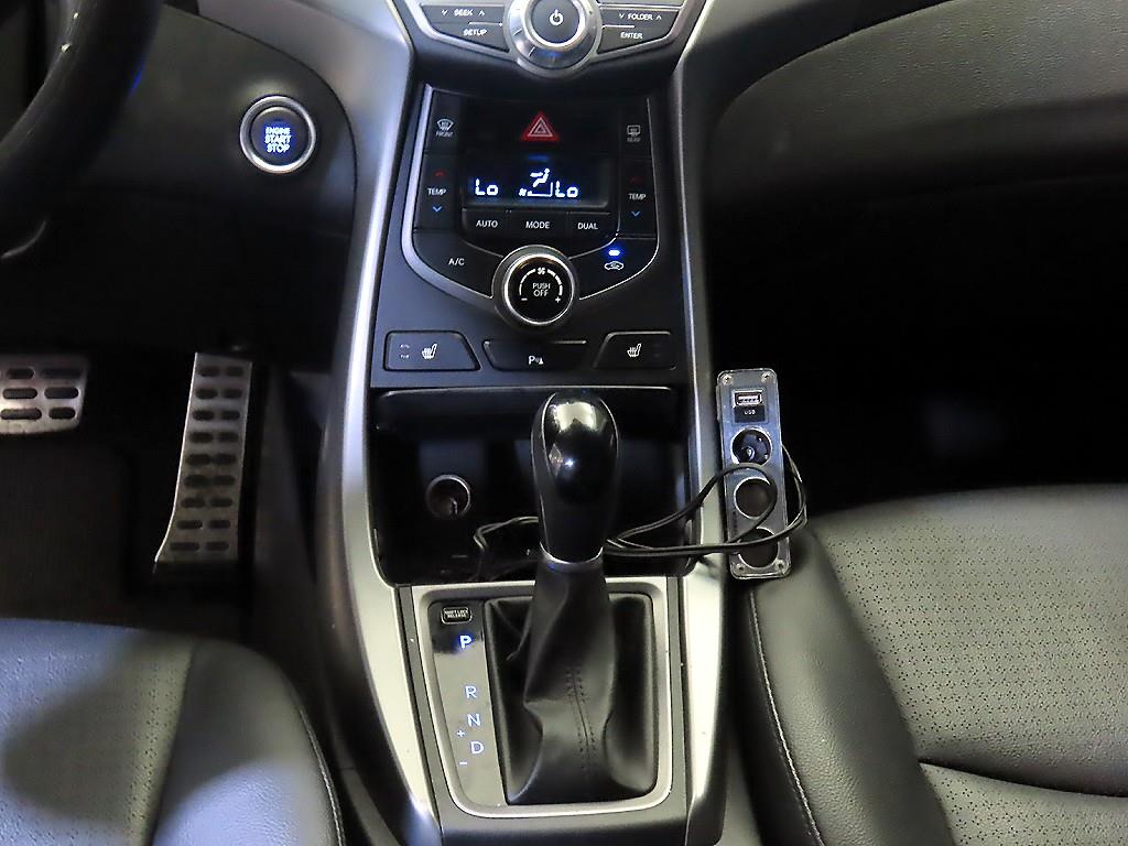 HYUNDAI Avante - Vista 12