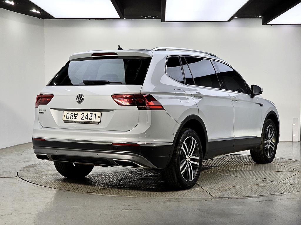 Volkswagen Tiguan - Vista 4