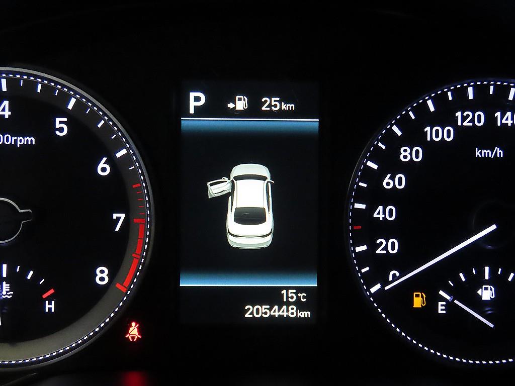 HYUNDAI Grandeur - Vista 9