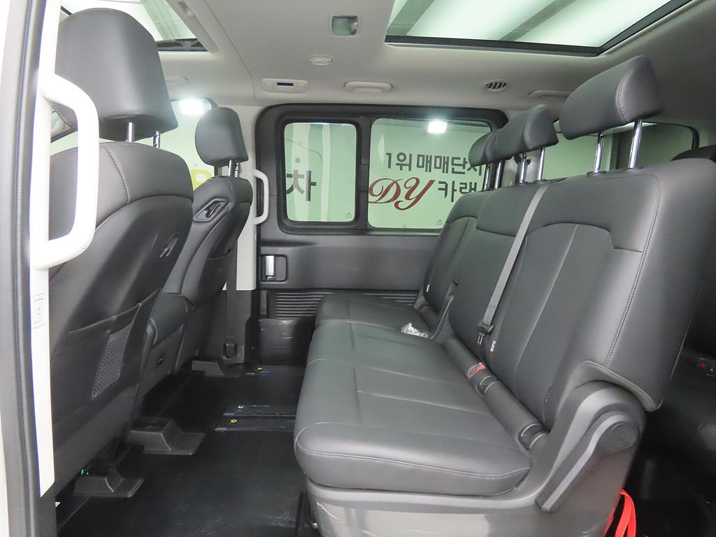 HYUNDAI Staria - Vista 6