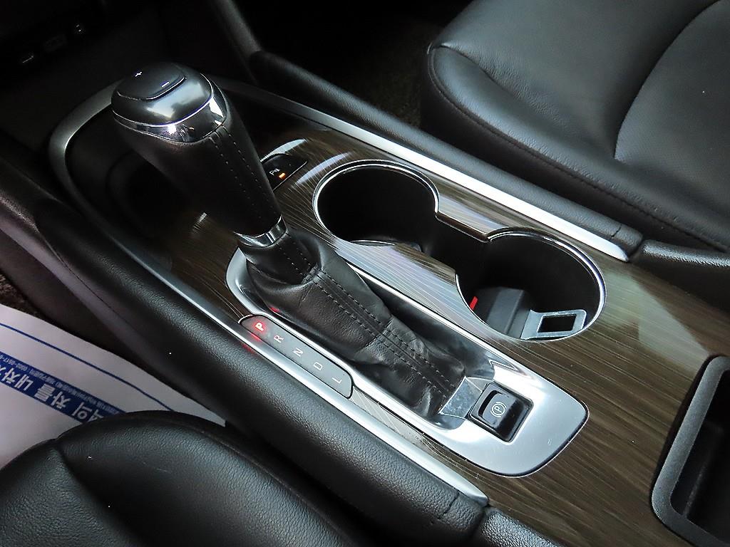 Chevrolet Malibu - Vista 10