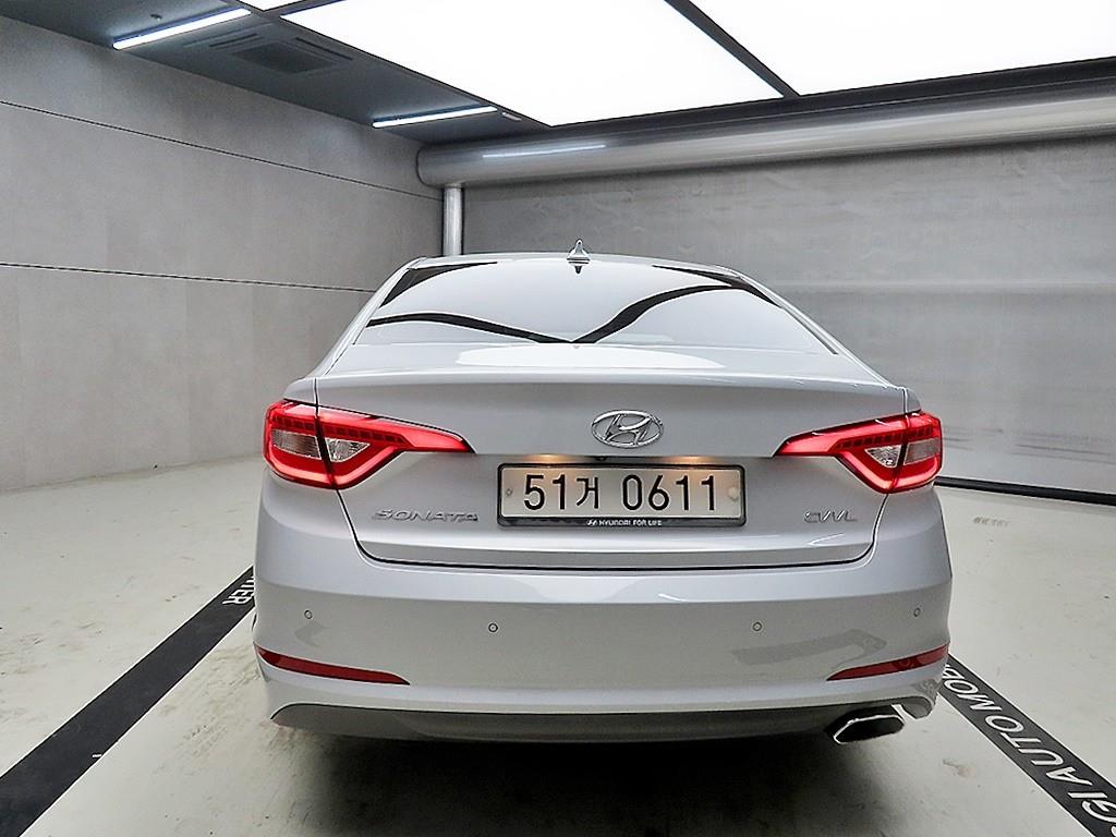 HYUNDAI Sonata - Vista 3