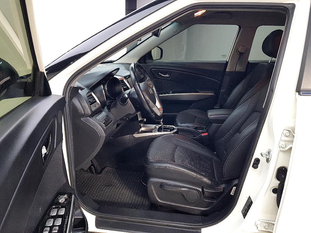 Ssangyong Tivoli - Vista 8