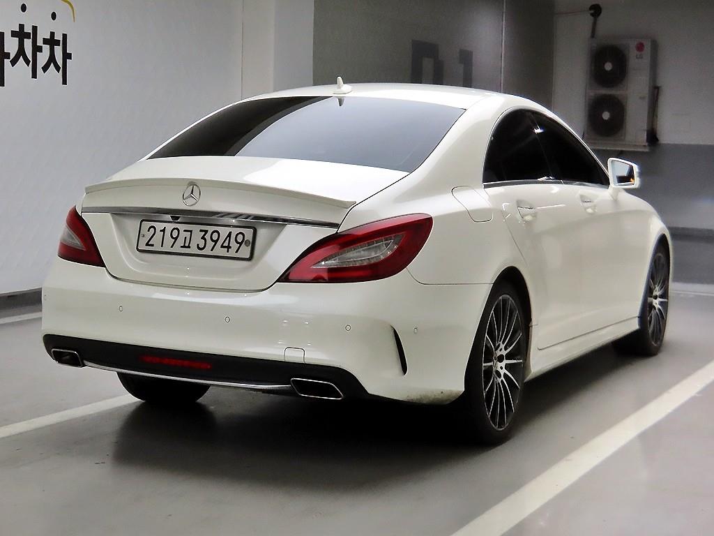 Mercedes Benz CLS Class - Vista 4