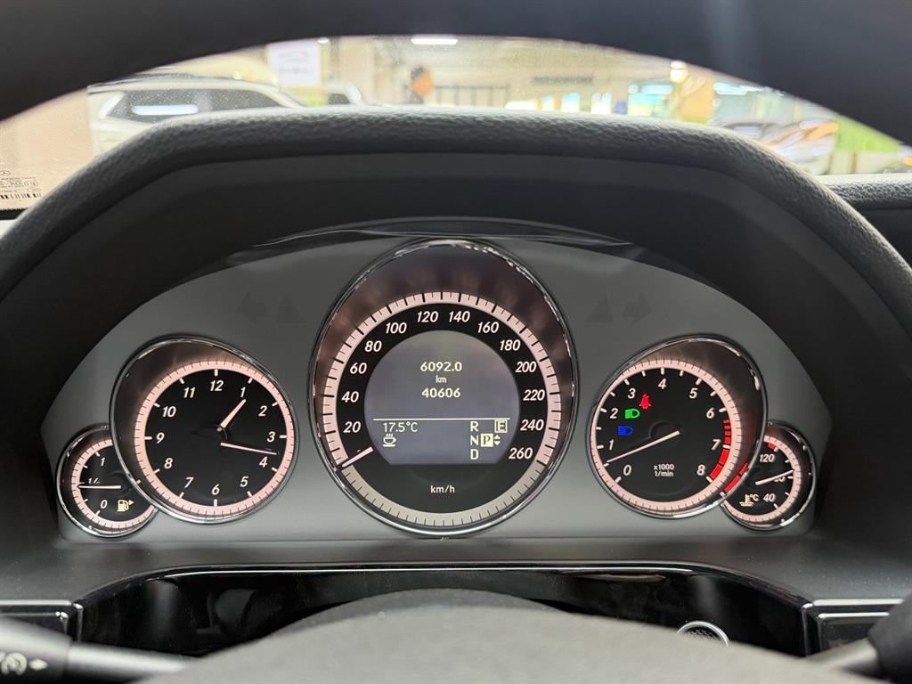Mercedes Benz E class - Vista 11