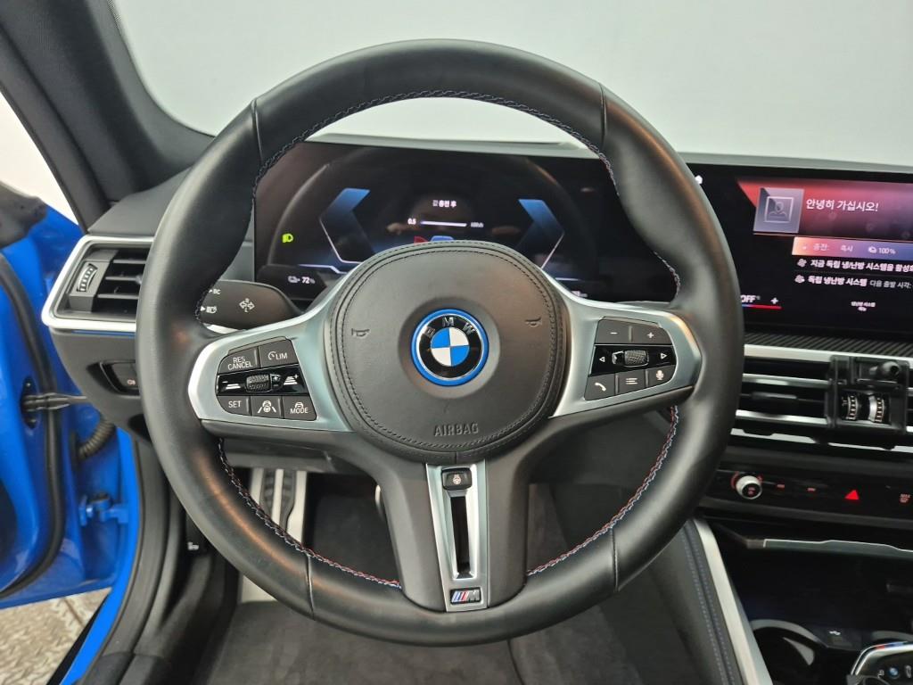 BMW i4 - Vista 9