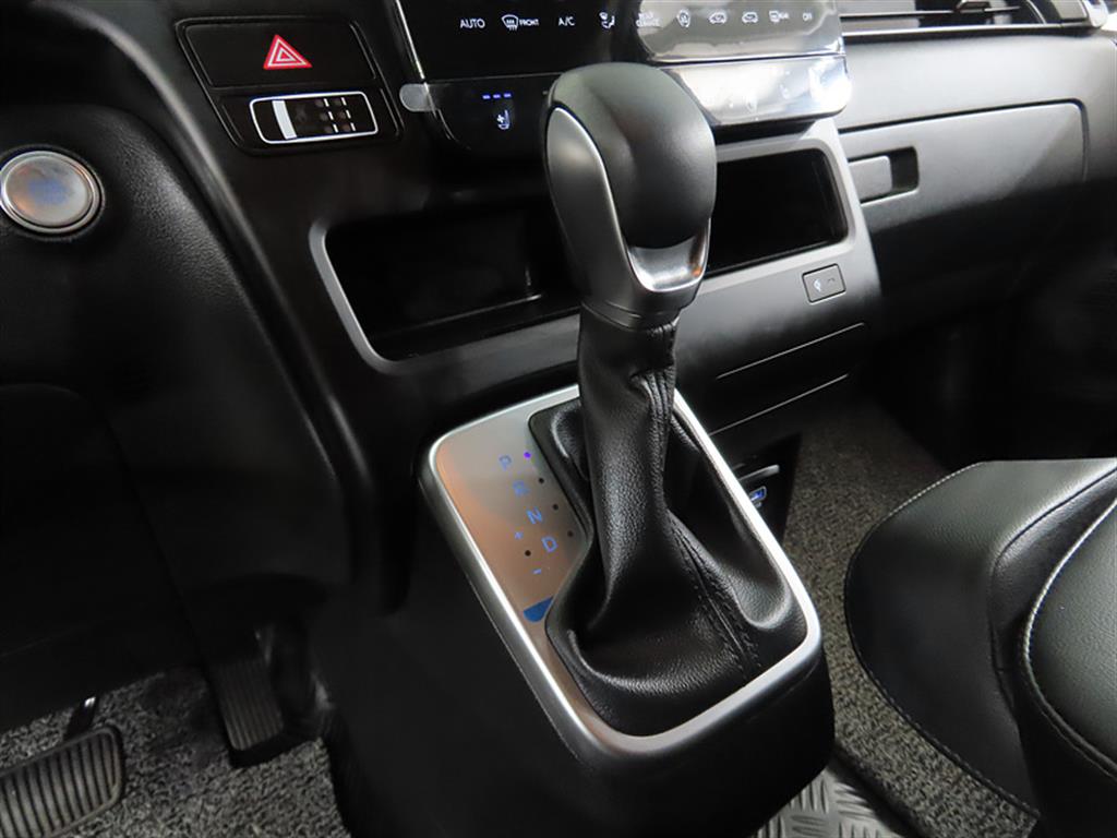 HYUNDAI Staria - Vista 11