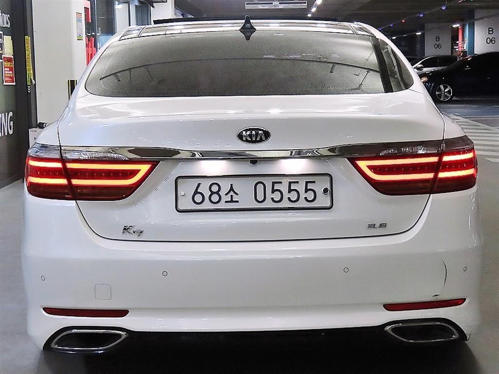 KIA K9 - Vista 5