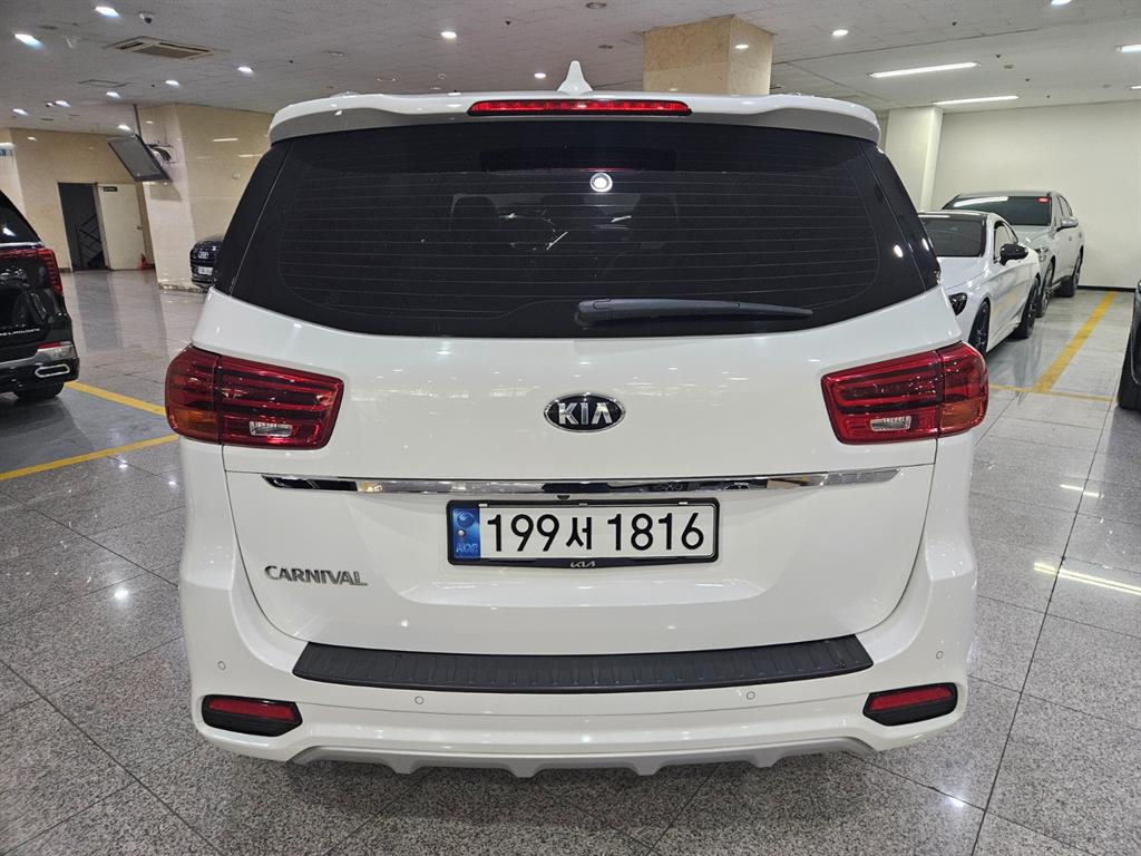 KIA Carnival - Vista 4