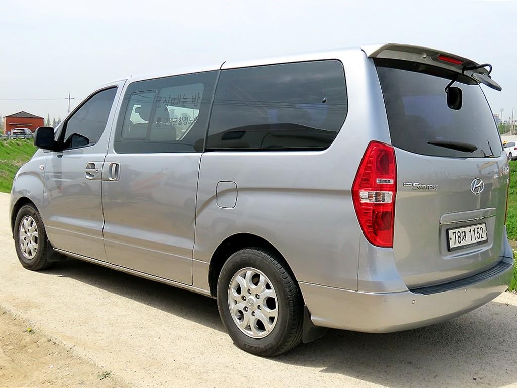 HYUNDAI Starex - Vista 3