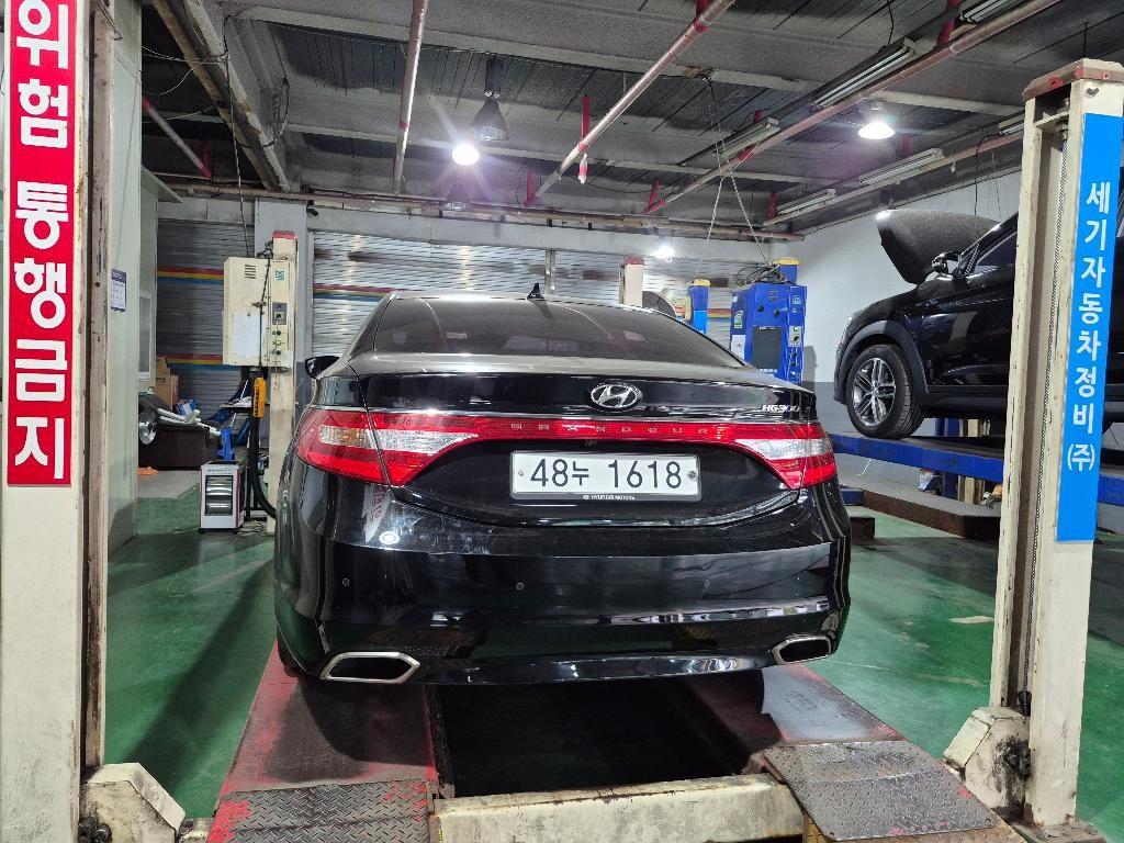 HYUNDAI Grandeur - Vista 2