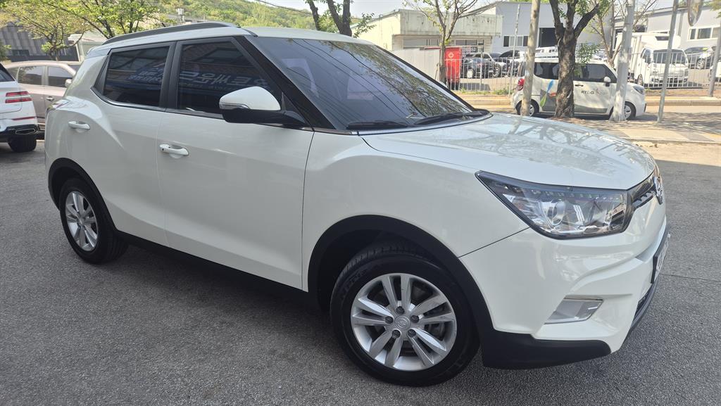 Ssangyong Tivoli - Vista 3