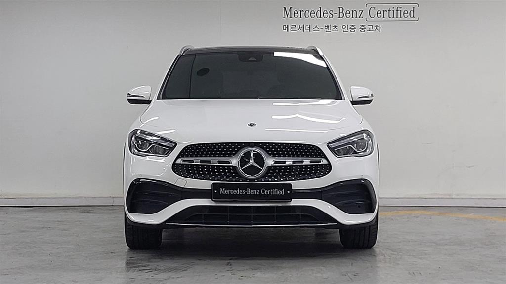 Mercedes Benz GLA Class - Vista 3