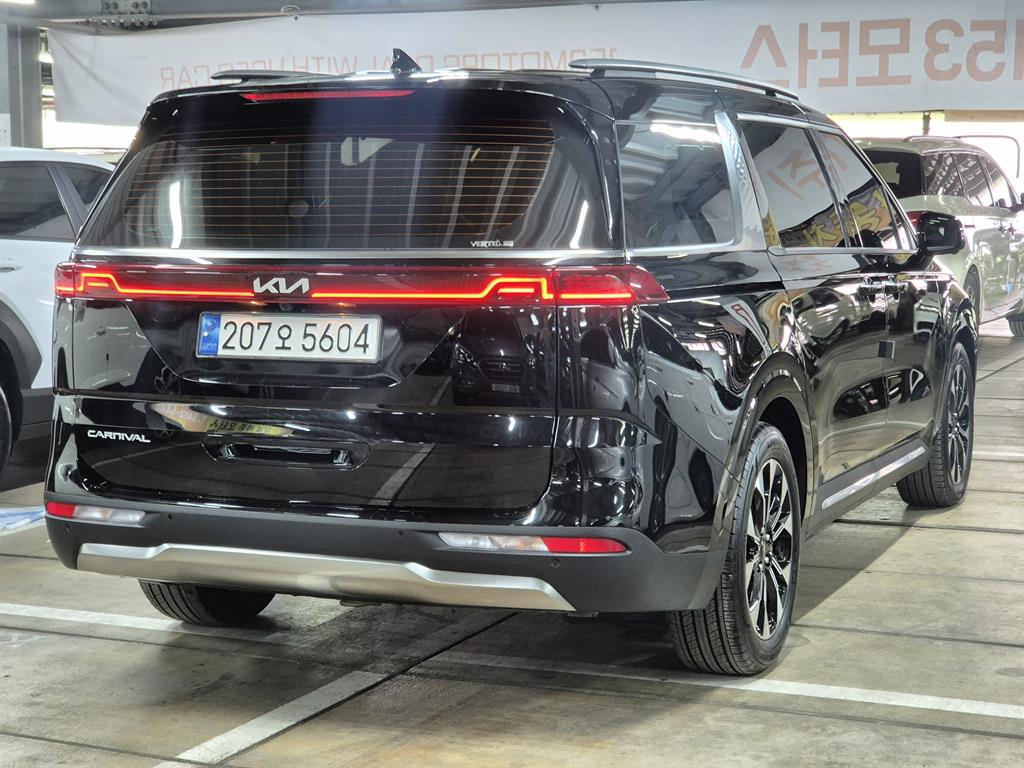 KIA Carnival - Vista 4