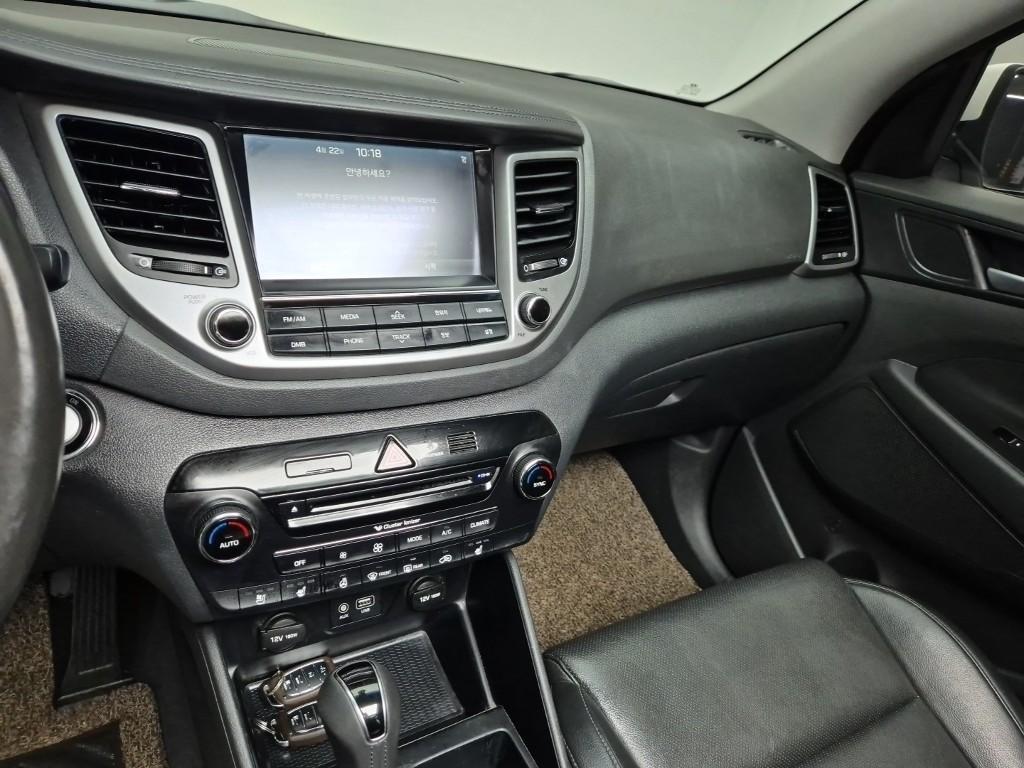 HYUNDAI Tucson - Vista 10
