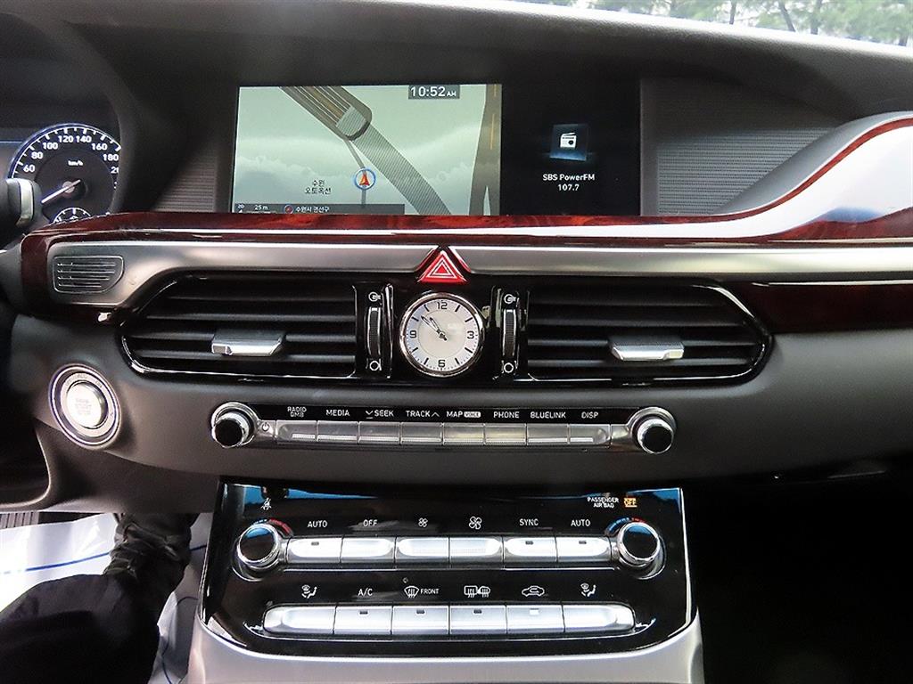 Genesis EQ900 - Vista 12