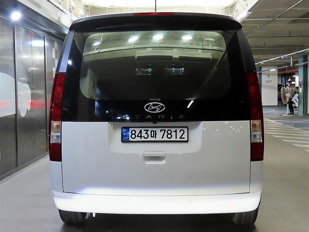 HYUNDAI Staria - Vista 5