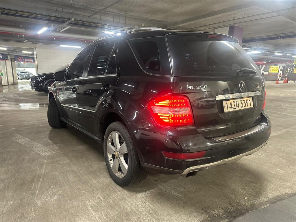 Mercedes Benz M Class - Vista 2