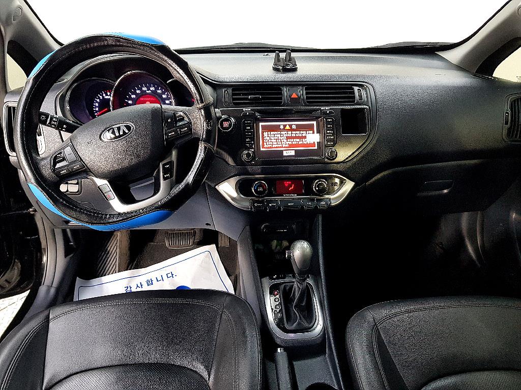 KIA Pride - Vista 5