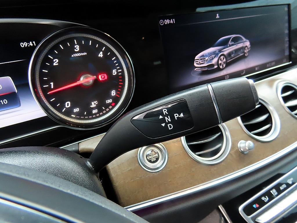 Mercedes Benz E class - Vista 11