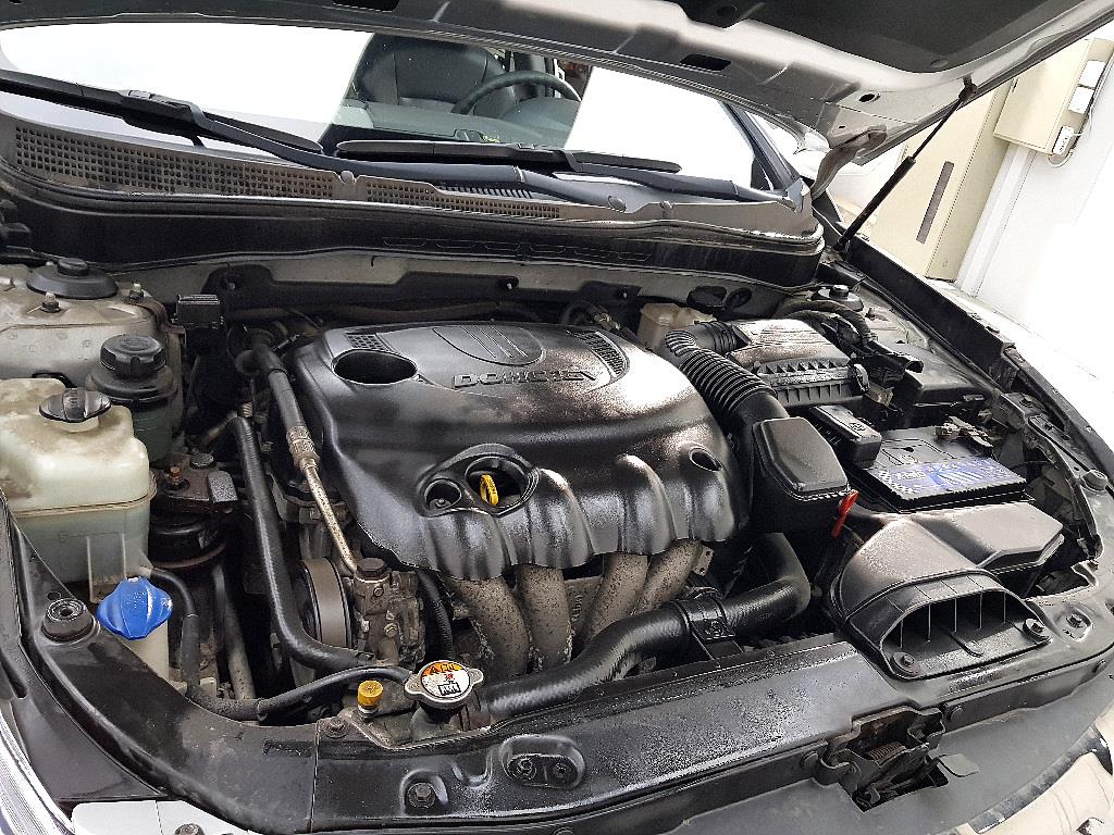 HYUNDAI Sonata - Vista 6