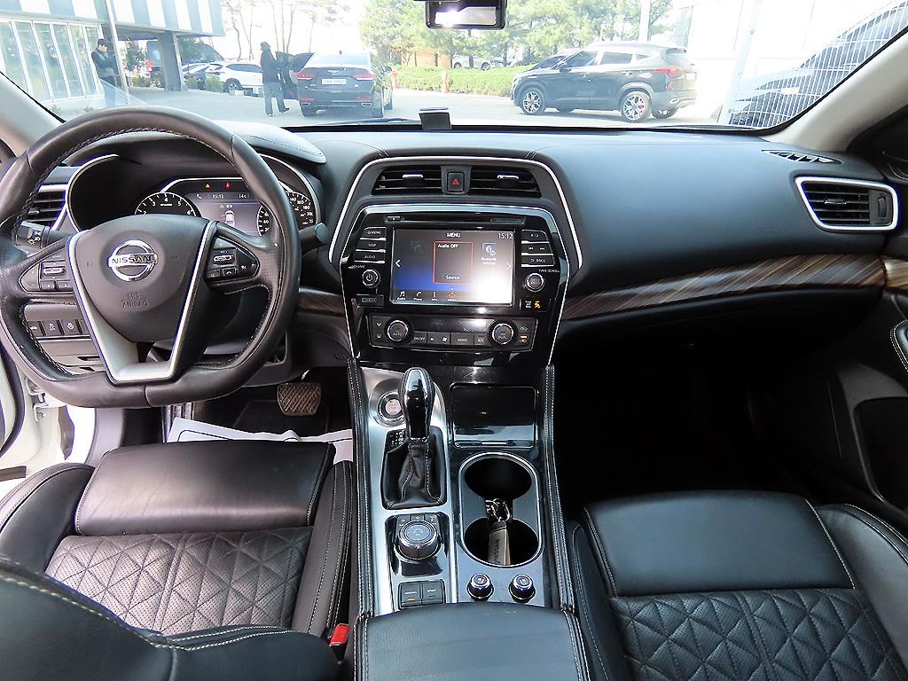 Nissan Maxima - Vista 7