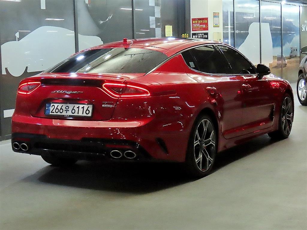 KIA Stinger - Vista 4