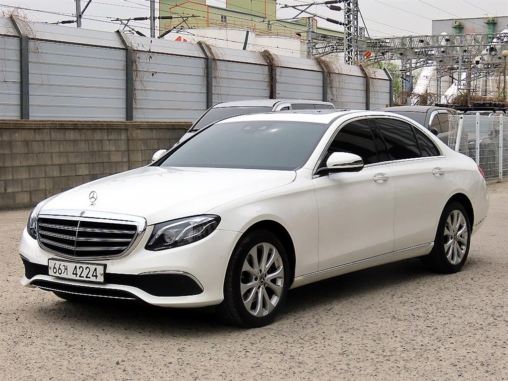 Mercedes Benz E class - Vista 2