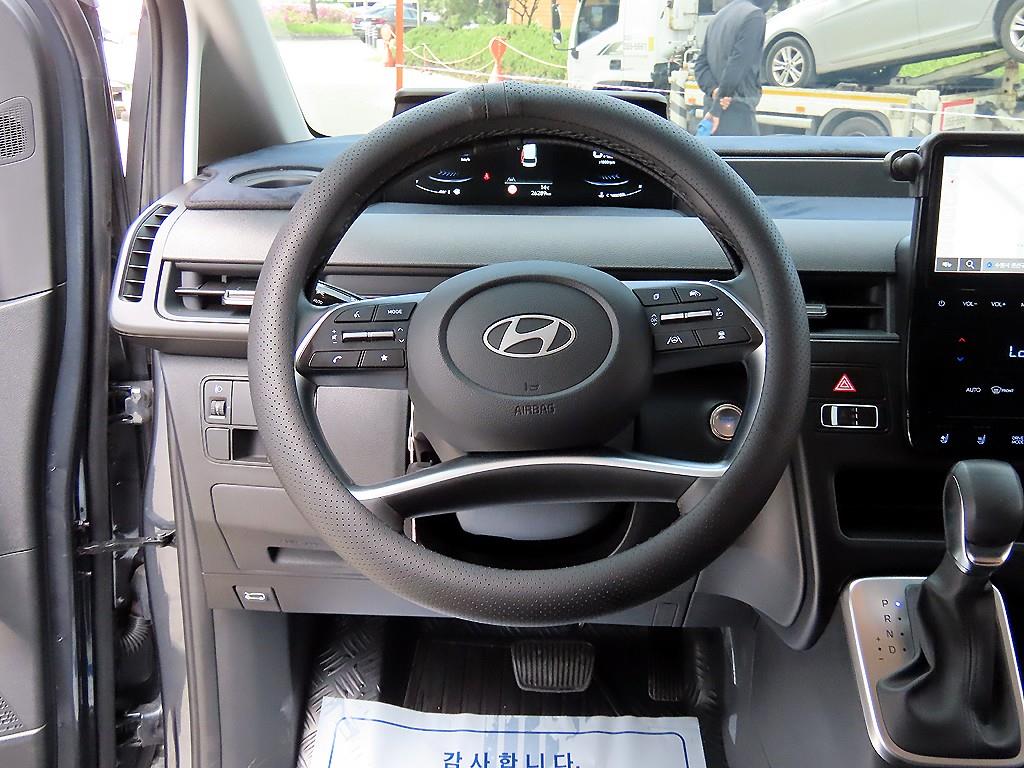 HYUNDAI Staria - Vista 8