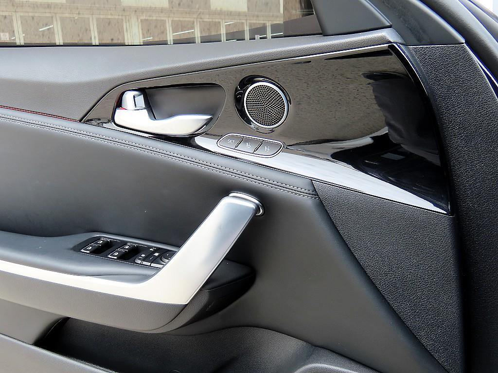 KIA Stinger - Vista 12