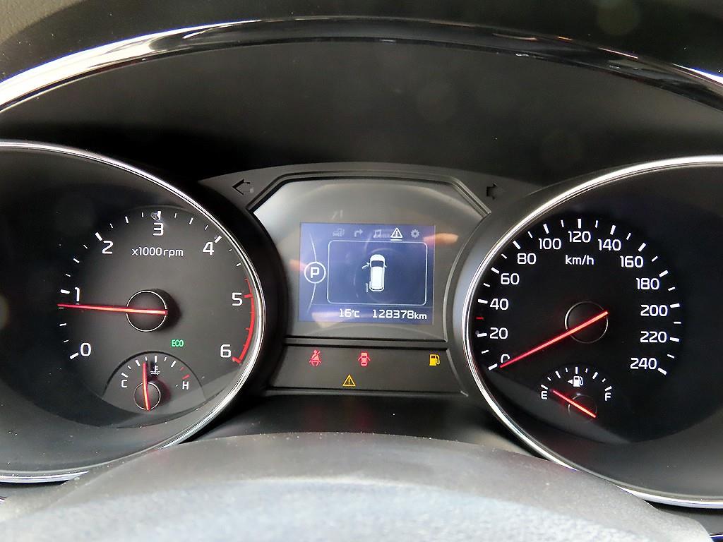 KIA Carnival - Vista 10