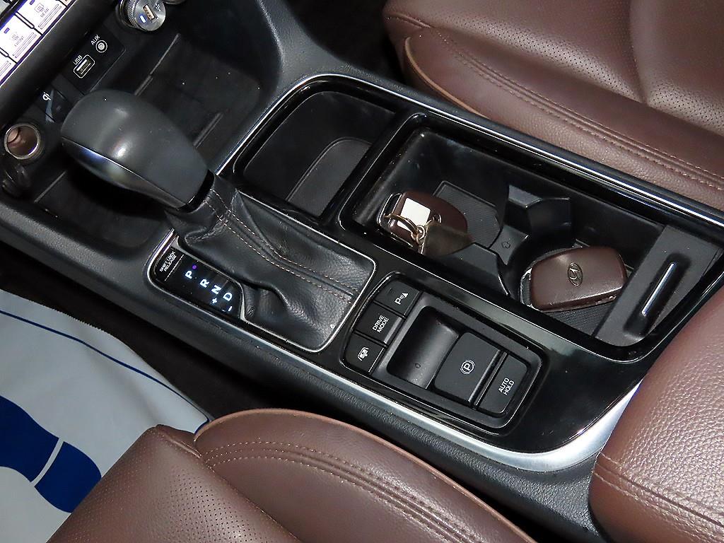HYUNDAI Sonata - Vista 12