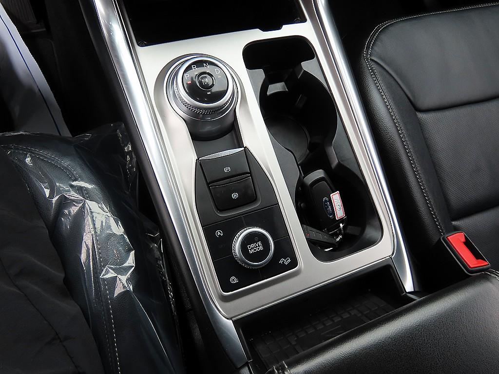 Ford Explorer - Vista 10