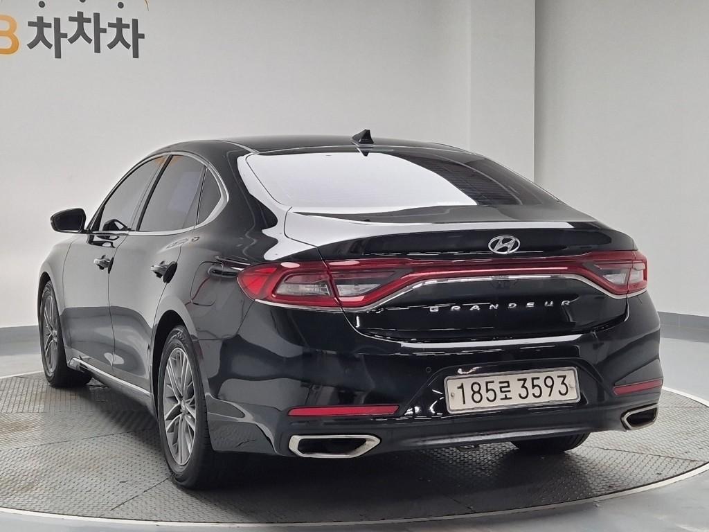 HYUNDAI Grandeur - Vista 2