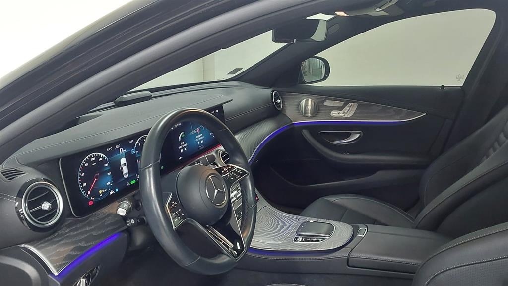 Mercedes Benz E class - Vista 11