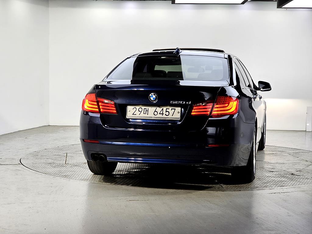 BMW 5 Series - Vista 3