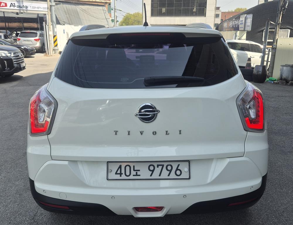Ssangyong Tivoli - Vista 5