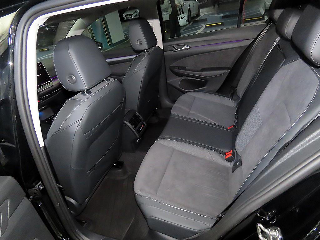 Volkswagen Golf - Vista 7