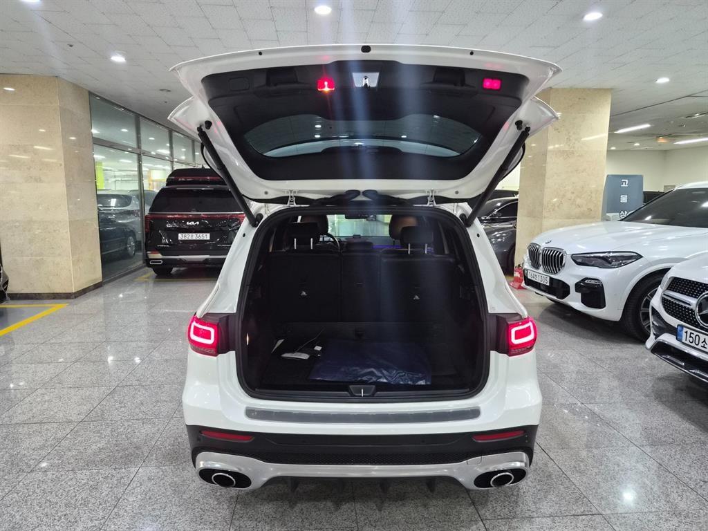 Mercedes Benz GLB Class - Vista 5
