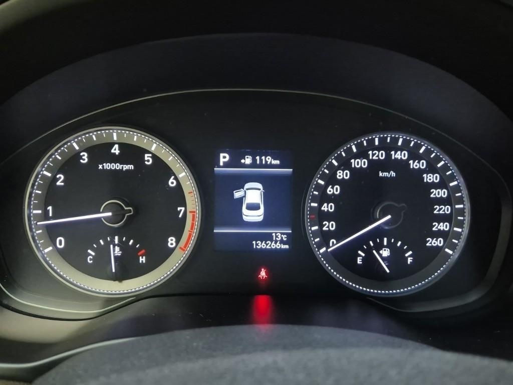 HYUNDAI Grandeur - Vista 5