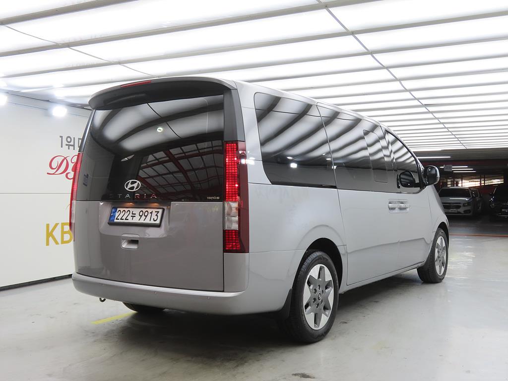 HYUNDAI Staria - Vista 4
