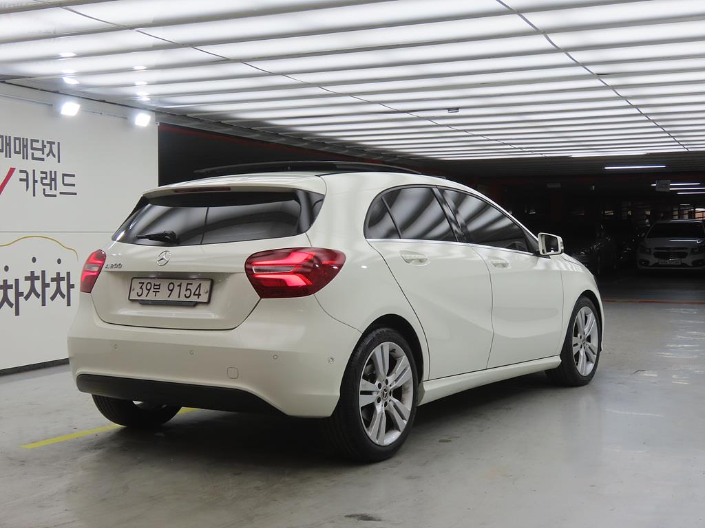 Mercedes Benz A Class - Vista 4