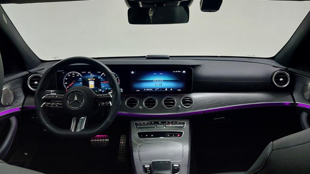Mercedes Benz E class - Vista 10